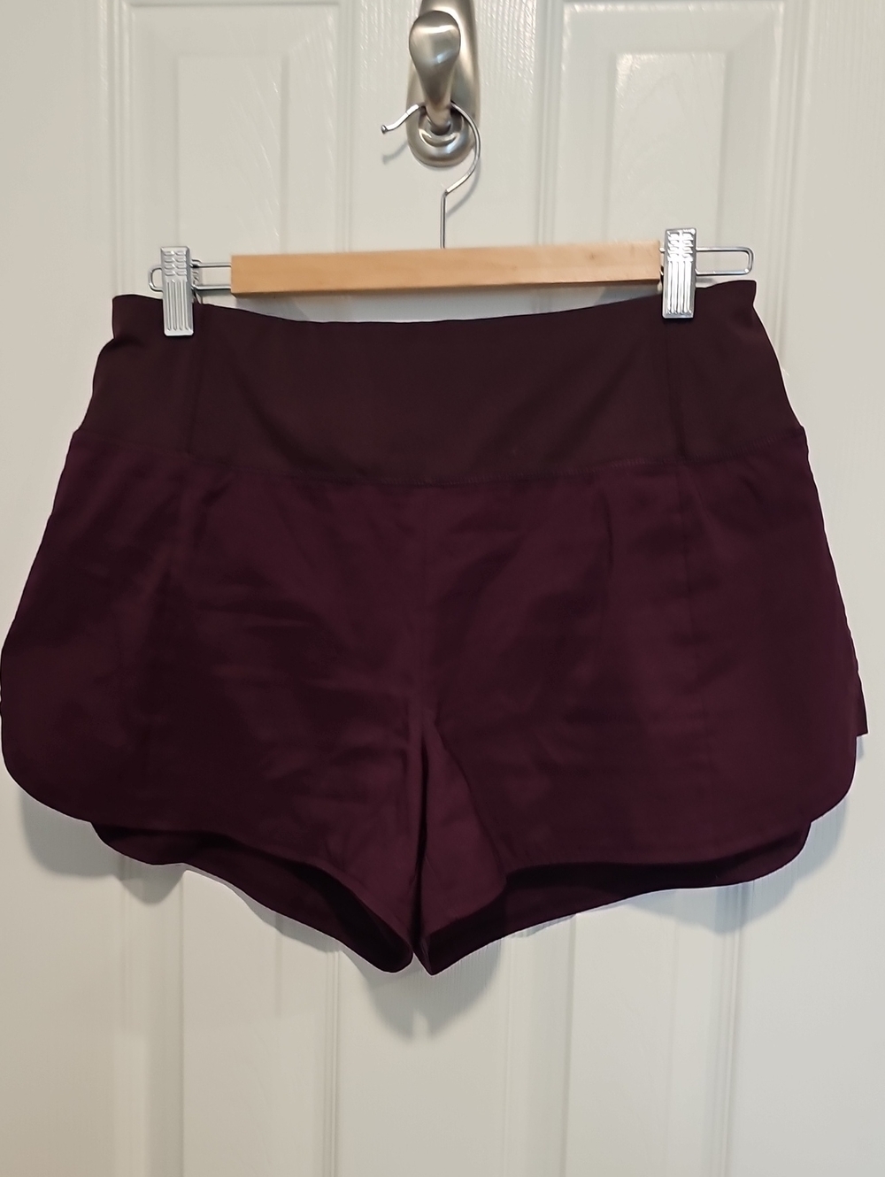 Athleta Run Free Burgundy Shorts 3.5” Size M